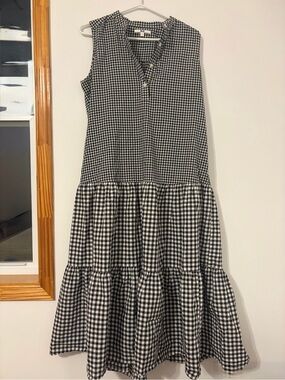 Uniqlo Gingham Tiered Midi Dress